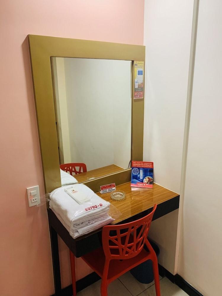 Hotel Sogo Tarlac Eksteriør billede