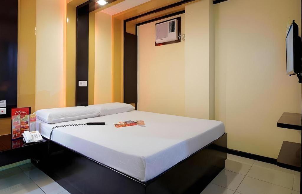 Hotel Sogo Tarlac Eksteriør billede