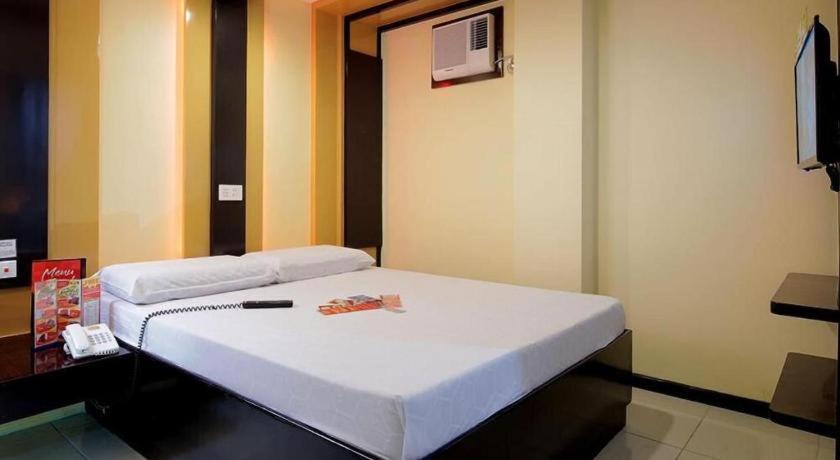 Hotel Sogo Tarlac Eksteriør billede