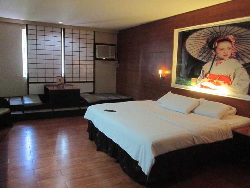 Hotel Sogo Tarlac Eksteriør billede